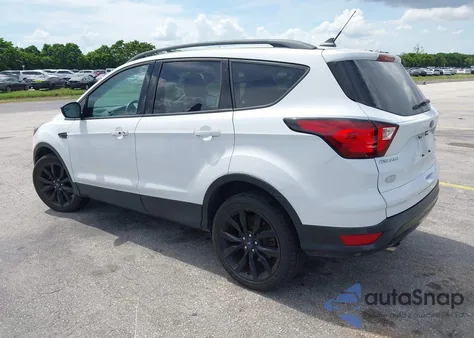 2019 Ford Escape Se z USA, uszkodzony, nr VIN 1FMCU0GD8KUC52628